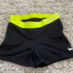 Women’a Nike Pro Dri-Fit Compression Shorts